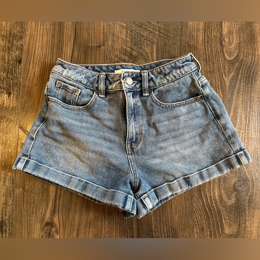 GUC Women's PacSun Mom Short Blue Distressed Cuffed Jean Shorts, Size: 25